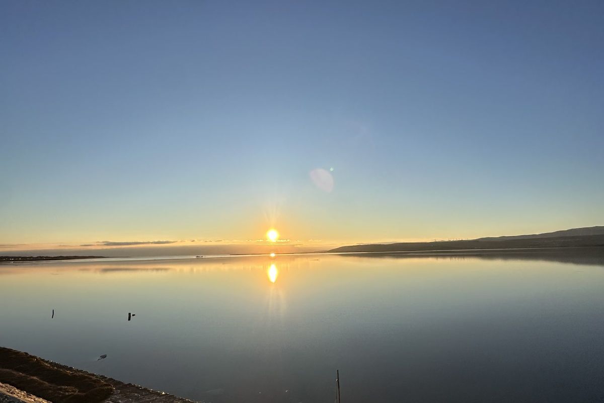 Coucher de soleil sur l'eau